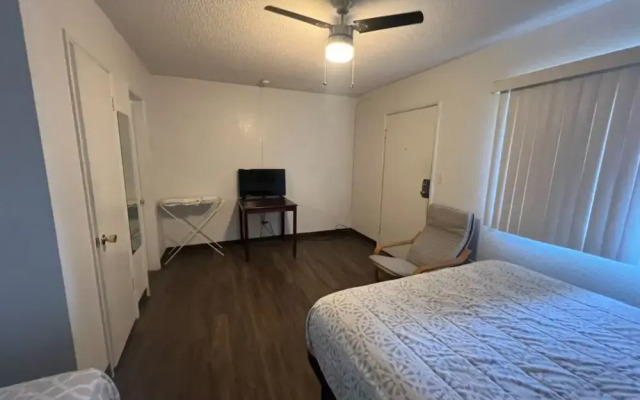 Flamingo Motel