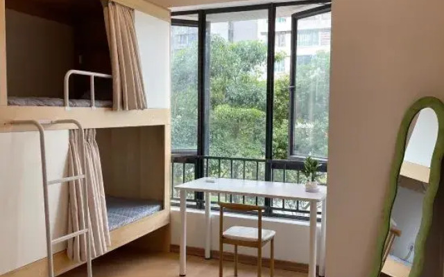Kong Yijichun Girls' Youth Hostel (Guangzhou South Railway Station Branch)