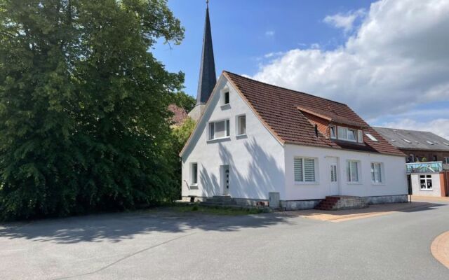 Zur Kirche