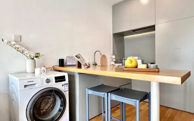 base SUHE Serviced Apartment