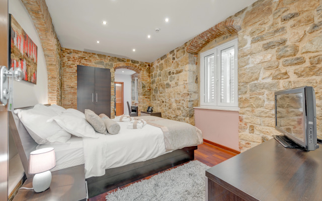 Palace Suites Heritage Hotel – Adults Only