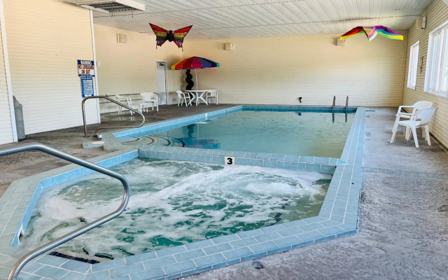 Court Plaza Inn & Suites