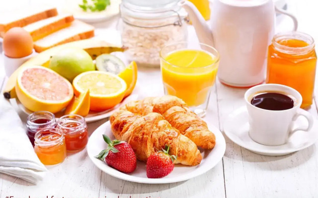 Econo Lodge Causeway Bay