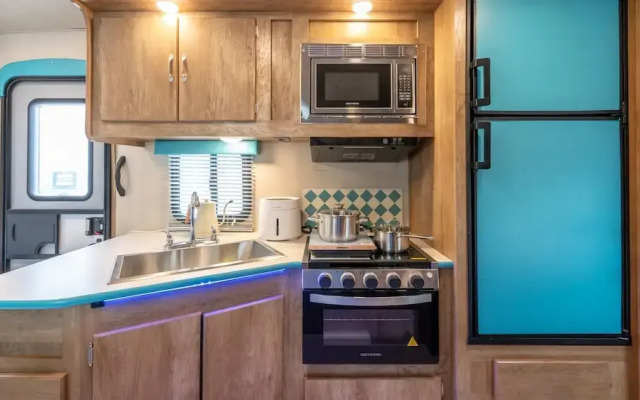 Gapyeong Dongban84 Glamping&pool Villa