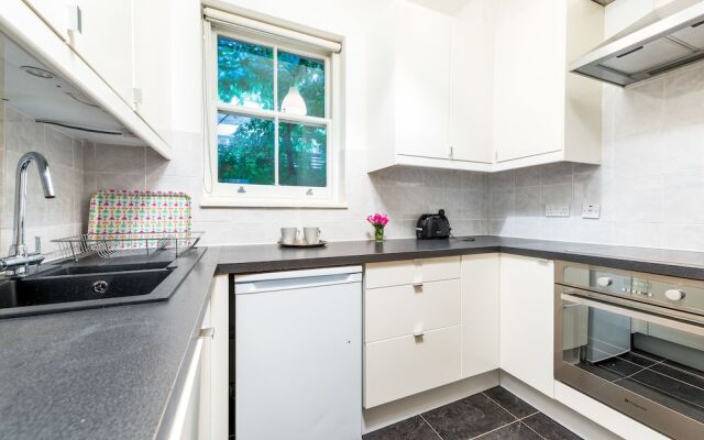 Comfortable Liverpool Street Home by Shoreditch