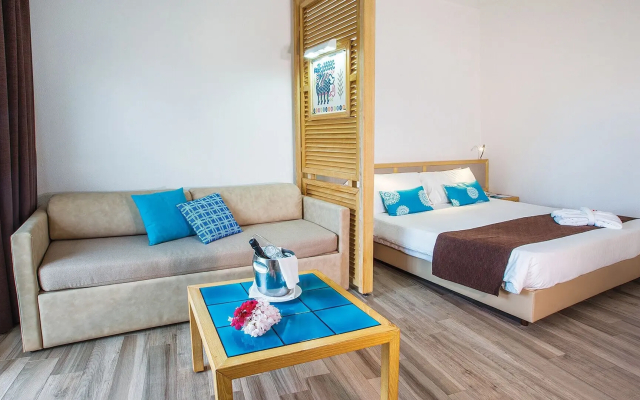 Hotel Baia Di Conte