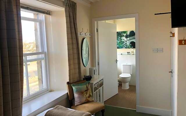 The Aberdeen Arms Hotel