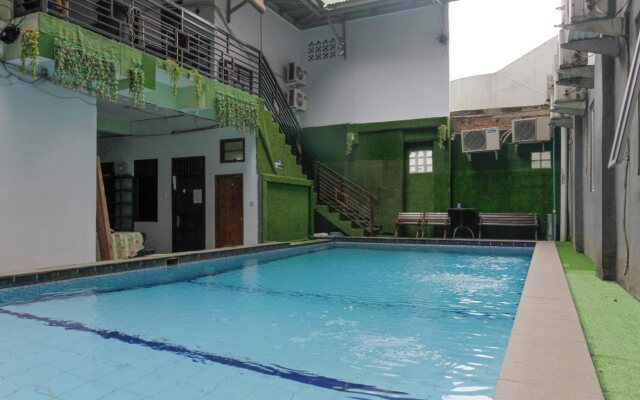 RedDoorz Plus near Budi Luhur University Jakarta