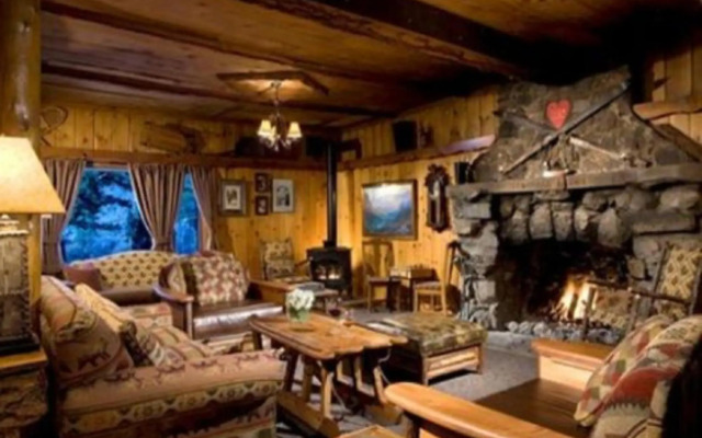 Tamarack Lodge and Resort