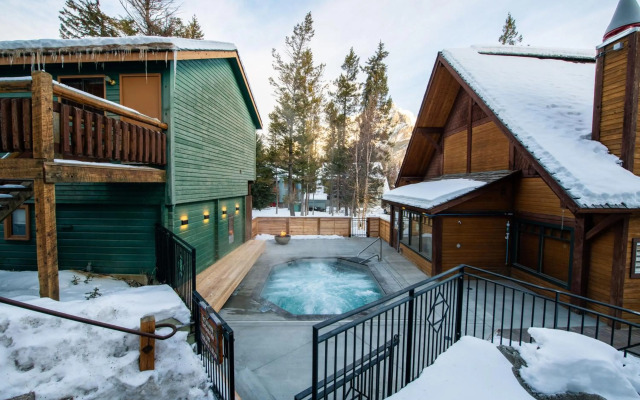 Buffalo Mountain Lodge