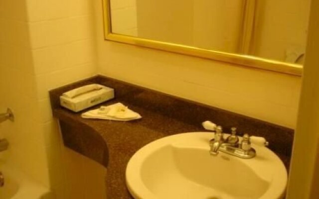 Red Carpet Inn & Suites Albany