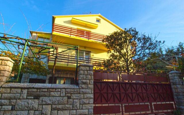 Apartment 1198