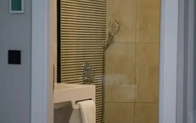 Midis Otel