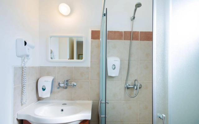 Kibbutz Inbar Country Lodging