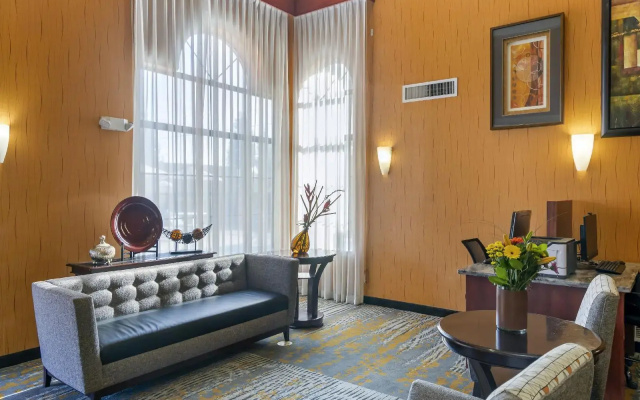 Best Western Plus Fresno Inn
