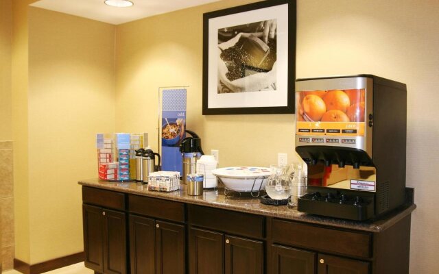 Hampton Inn & Suites Folsom