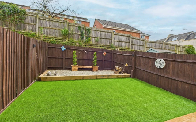 Host Stay Clearwell Gardens