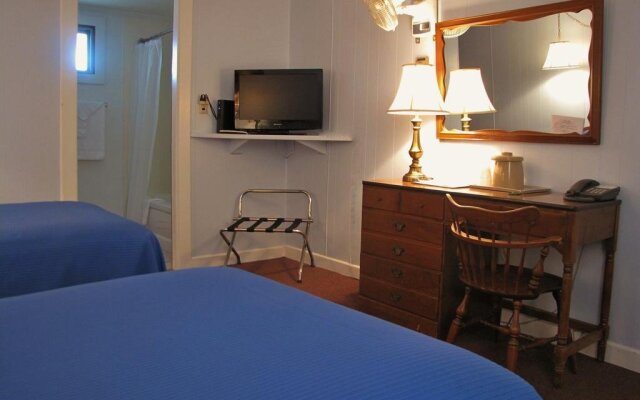 Colebrook Country Club & Hotel
