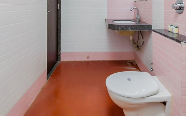 OYO 22349 Hotel Rainbow Inn