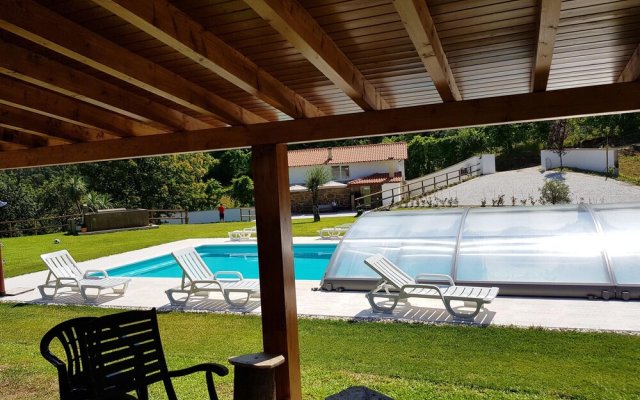 House With 4 Bedrooms in Cabeceiras de Basto, With Wonderful Mountain View, Shared Pool, Terrace