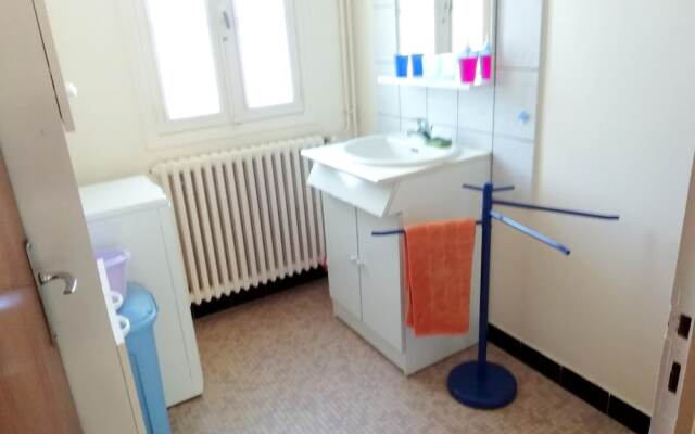 House With 3 Bedrooms in Montbron, With Furnished Garden