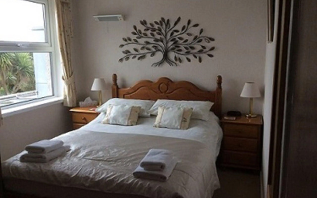 Pine Lodge Guest House