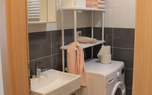 Studio Apartment Mali Ty