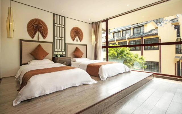 Peach Blossom Resort Hotel