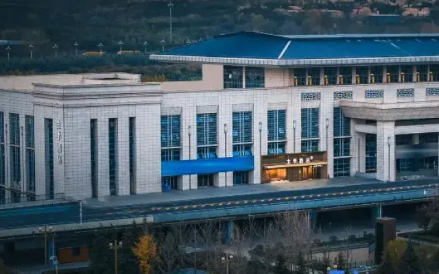 JI Hotel (Luoyang Longmen Zhan Qian Guangchang)