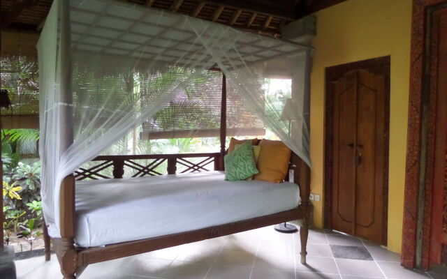 Taman Selini Wahana Beach Bungalows