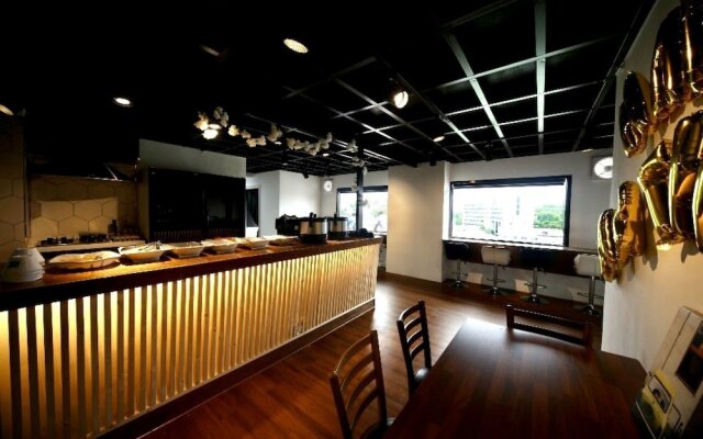 Cheongju Business Hotel JA