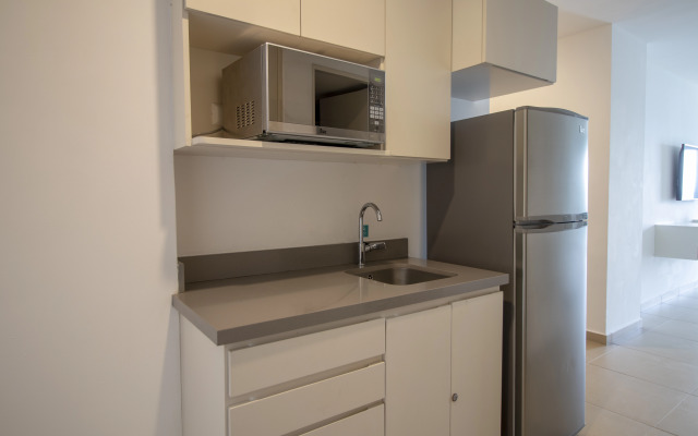 Pacific Palace Beach Tower Hotel