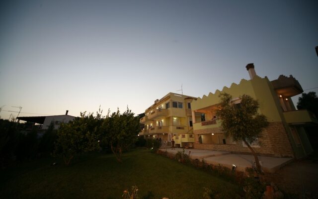 The Garden Near the Beach -Jacuzzi - Bbq