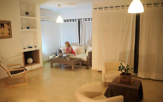 Villa White Coral