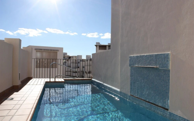 Penthouse With Pool