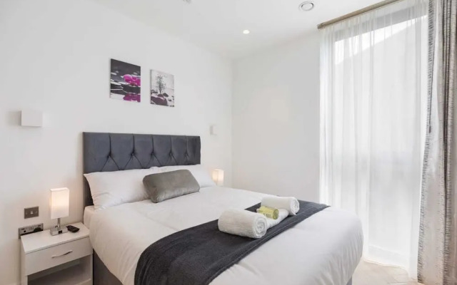 3br-sleeps8-central London-parking