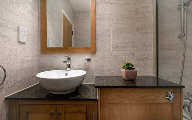 3 Beds 2 Baths Penthouse