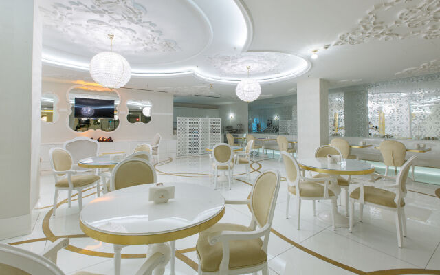 Golden Pars Hotel