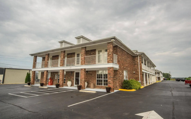 Richland Inn Lawrenceburg