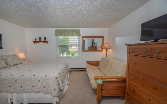 Ski Harbor 45 by Taylor Made Deep Creek