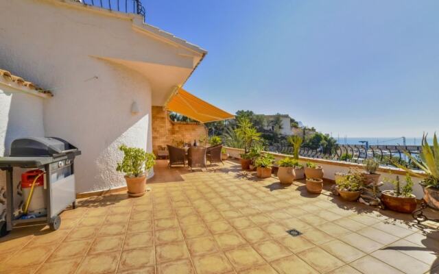 Apartment - 2 Bedrooms with Pool and Sea views - 104993