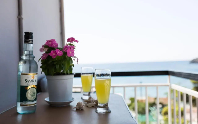 Akti Hotel