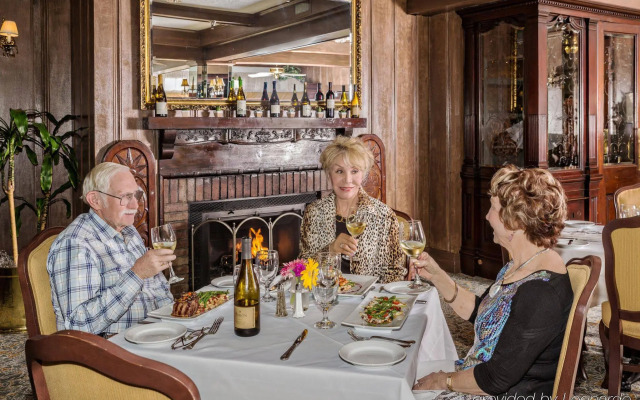 Historic Santa Maria Inn