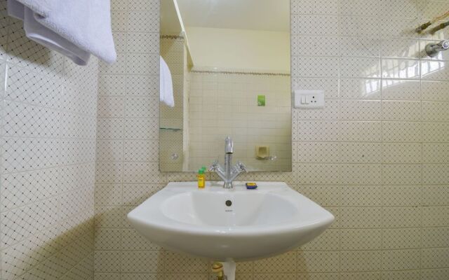 FabHotel Wenlock Homes
