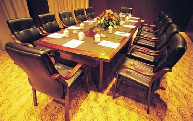 Mingzhao Hot Spring International Hotel