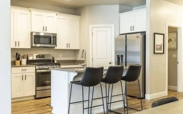 Escondido Escape 3 Bedroom Townhouse