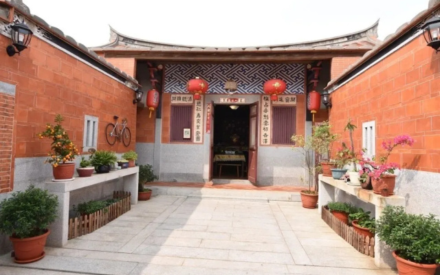 Tomato red classical Homestay
