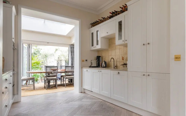 Portland Road X by Onefinestay