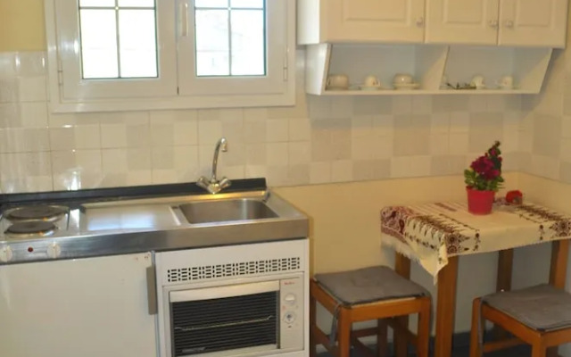 Holiday Studio Apartments Yannis on Agios Gordios Beach in Corfu