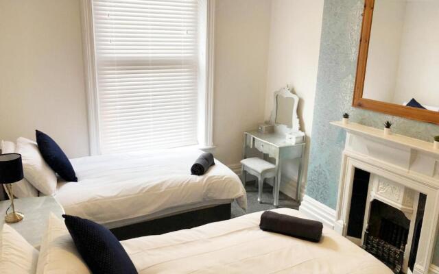 Summer Breeze. 3-bed apartment close to the beach